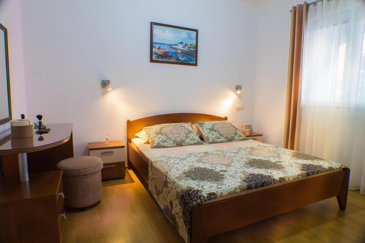 Dmm Apartments Tivat Exteriör bild