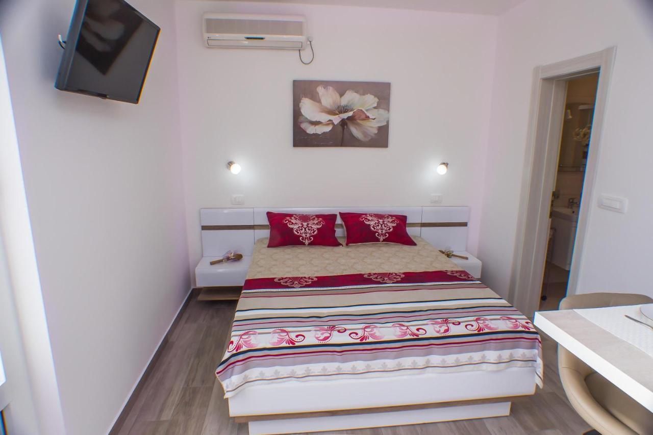Dmm Apartments Tivat Exteriör bild