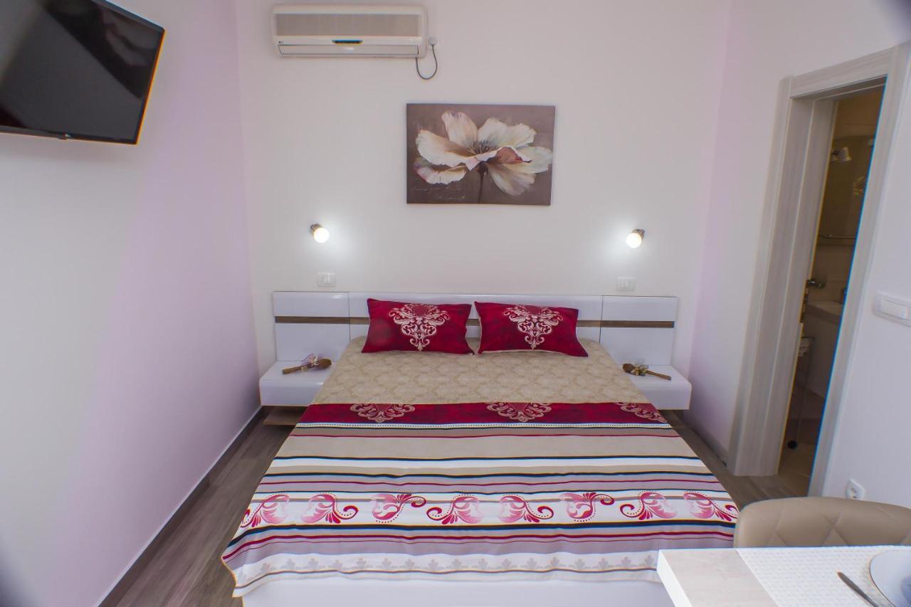 Dmm Apartments Tivat Exteriör bild
