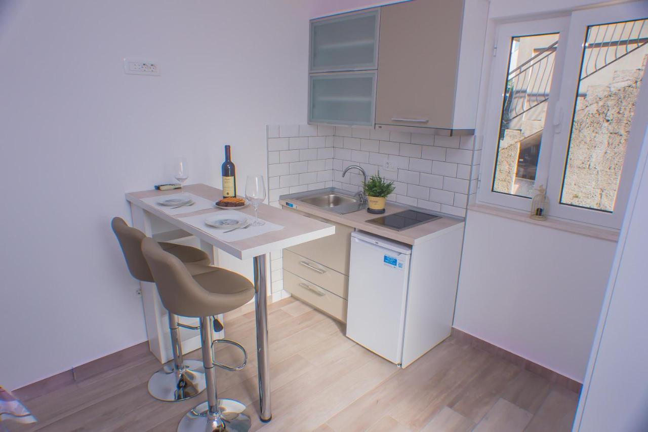 Dmm Apartments Tivat Exteriör bild